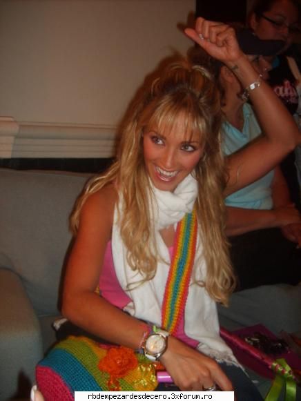 buna!sper sa mai puneti si voi poze! *anahi in miami*