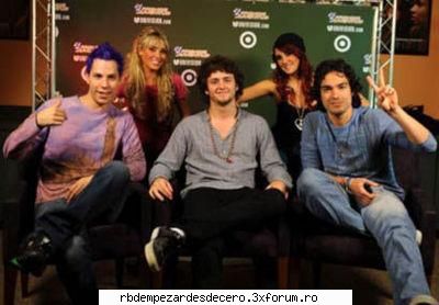 *La chat* - bya&ralu - *Poncho*