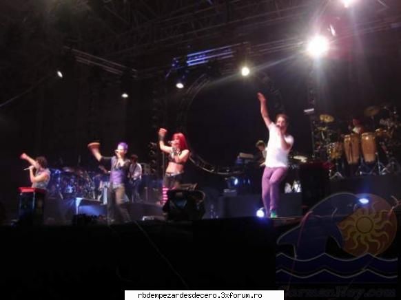 *Poncho in concerte* - bya&ralu - *Poncho*