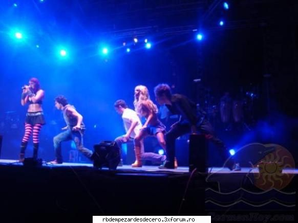 *Poncho in concerte* - bya&ralu - *Poncho*