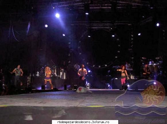 *Poncho in concerte* - bya&ralu - *Poncho*